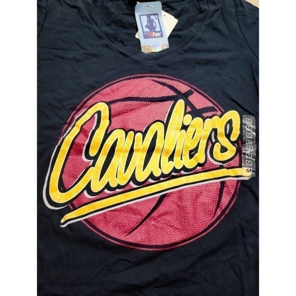 NBA Cleveland Cavaliers Basketball T-Shirt Medium - Picture 2 of 7